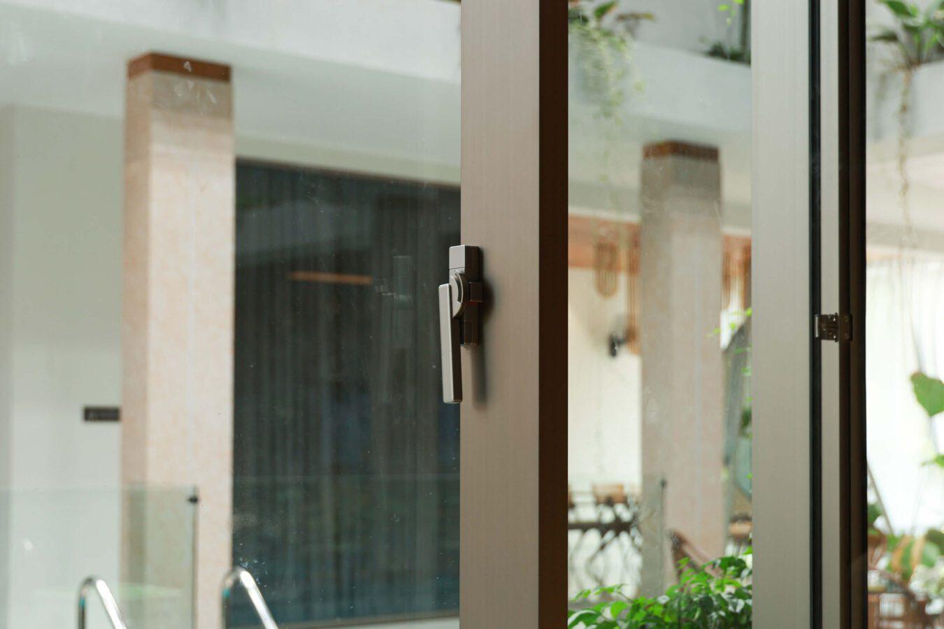 10 Reasons Why Aluminium Doors Are Better Than Wooden Doors